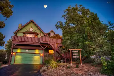 Image de Bear Haven Cabin-Familial-Arcade table-Pet Free-Près de Bear Mtn!
