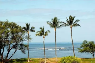 Image de Vue sur l'océan à 180 °! ! Complètement rénové - Condo de luxe!