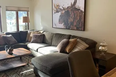 Image de Belle appartement de 3 chambres dans le coeur de Beaver Creek Village! !