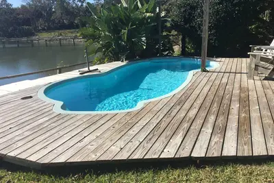 Image de Accueil Waterfront - Avec piscine privée isolée sur la belle rivière Half Moon