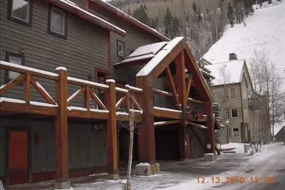 Image de Dans un lotissement urbain, Ski-in / out, 2bd / 2. 5ba, Garage, Blanchisserie - - 10% -7nt réduction