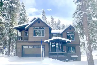 Image de Nouvelle maison spectaculaire du lac Tahoe - «Rivendell - comme à la maison»