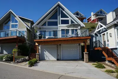 Image de Fantastique, vue sur le lac, pour la famille, 4 Bdrm Cottage, à quelques pas de l'eau