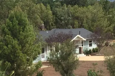 Image de Santa Ynez Pet Friendly maison / propriété du cheval w vue sur la montagne et le calme environnant