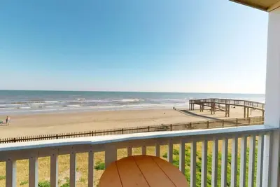 Image de La suite moderne 2113 au bord de la plage comprend une laveuse et une sécheuse à proximité de Moody Gardens