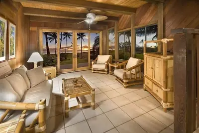 Image de Belle maison de ville en bord de mer à Maui! ! Superbes vues!