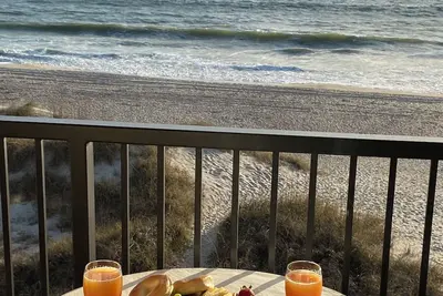 Image de Prix SPÉCIAL AOÛT 165. 00-195. 0 tous les soirs - «Ocean Front Beach Jungle Condo»