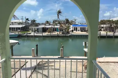 Image de Duplex 3 Br \/ 2ba Waterfront avec quai de 30 'pour un bateau et adhésion au Cabana Club