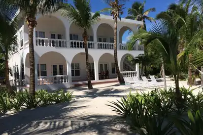 Image de Casa Blanca Private Beach Resort-Comprend notre bateau \/ capt! Remises disponibles Maintenant