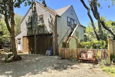 Unique & Lovely: Cottage Treetop Luxury, près de la ville et Beac