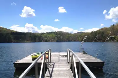 Image de Cabine au bord du lac avec quai privé - Kayaks - WiFi - Télévision directe