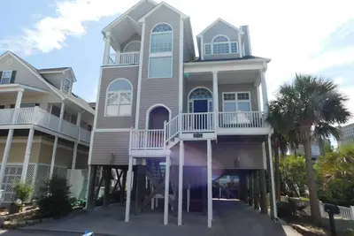 Image de Shore Beats Work: 4 Br / 4 Ba maison de plage à North Myrtle Beach, 10 personnes