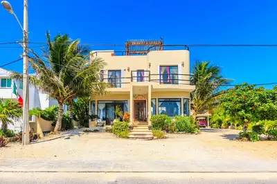 Image de Maison fantastique avec 3 chambres et piscine Ă Punta Sur