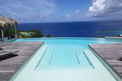 Image de Blue Swan - Villa de luxe avec 4 chambres et vue imprenable située à Lurin à St Barth