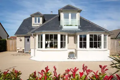 Image de Superbe maison côtière à seulement 2 minutes à pied de la plage de Wittering, à 10 minutes à pied des commerces