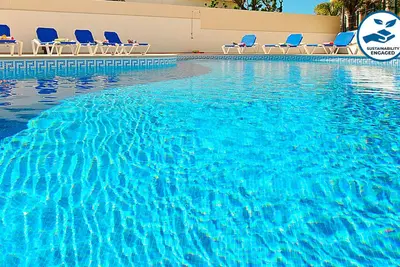 Image de Fantastic Apartment, Wi-Fi, Swimming Pool, A\/C, Walking Distance To The Beach. . .