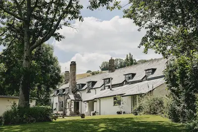Image de Maison de campagne Dartmoor, toutes avec salles de bains, chiens bienvenus, aire de jeux pour enfants, terrain de pétanque, 4 acres