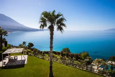 Image de Villa Rosa, Appartement 1 chambre avec piscine partagée et vue imprenable sur mer