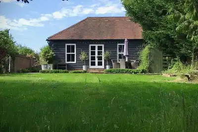 Image de Sissinghurst Stables, récemment converti avec un grand jardin privé.