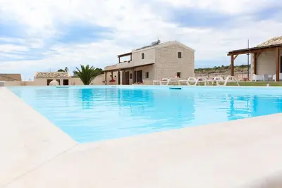 Image de Harmony, maison Emotion of Barone, villa avec piscine, vue mer, wifi gratuit
