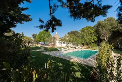 Image de Trullo de charme avec piscine privée et piscine Spa pour une détente de luxe