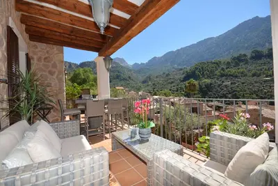 Belle maison, piscine privée chauffée à Fornalutx, WiFi, près de Soller, Majorque