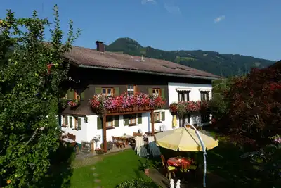 Image de Haus Caser - appartement confortable avec vue sur la montagne - appartement 7