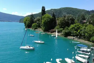 Image de Trés Bel Appartement, confortable, vue Magnifique Sur Le Lac, montagne Et Chateau