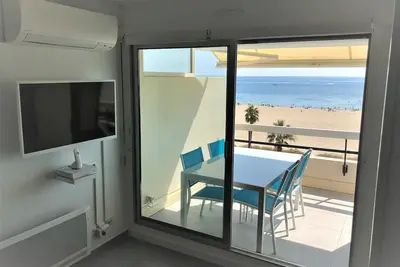 Image de Canet Sud, T1 bis Luxueux climatisé, Vue Mer - Direct Plage, Wifi, place parking