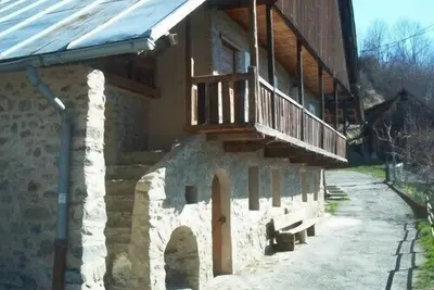 Image de Chalet restauré du XVIIIè s, calme et convivialité à 5 km des stations