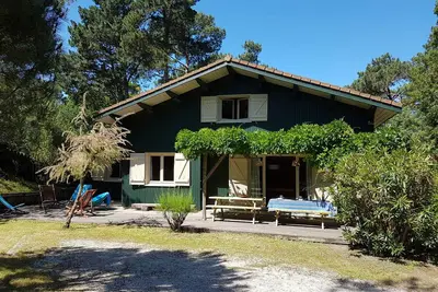 Image de Charmante villa avec terrasse et grand jardin, 3mn à pied de la plage par chemin