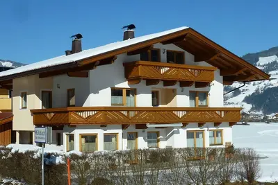 Image de Appartement avec vue imprenable et grand balcon.
