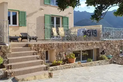 Image de Appartement T3, avec piscine chauffée, entre mer et montagne