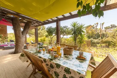 Image de Félyvonne, villa familiale avec vue mer et vignes