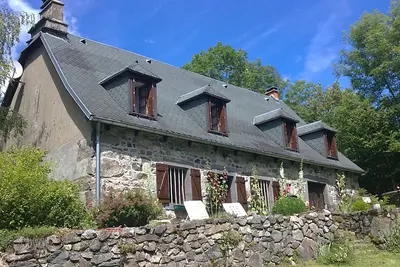 Image de Ancienne ferme restaurée décoration chaleureuse tout confort sur un terrain 3ha