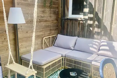 Image de Joli appartement en bois! ! Ă 80 metres de la mer!