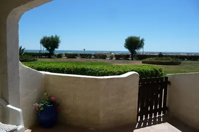 Image de Appartement face à la mer avec accès direct à la plage.