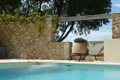 Image de Gite de charme dans maison vigneronne du 18 éme siecle\nPiscine privée vacanciers