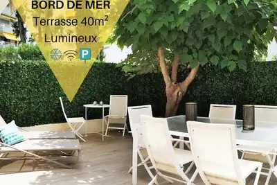 Image de Change The Decor! Seaside, deckchairs, fine sandy beach. . . Enjoy!