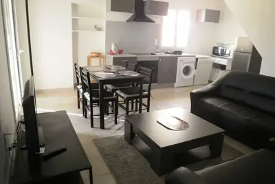 Image de 2 chambres, Appartement climatisé, tout confort, au coeur de Calvi