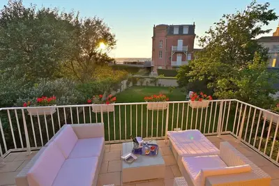 Image de Maison avec grand  jardin clos  avec  vue sur mer  à 30 m