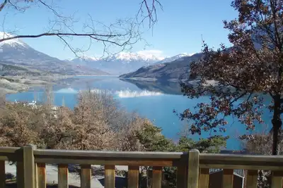 Image de bungalow au bord du lac de Serre-Ponçon très bien chauffé en hiver