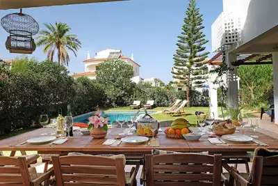 Image de Villa tranquille avec piscine à Vilamoura pour familles et amis