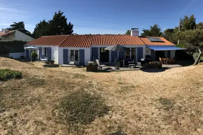 Image de villa vue mer imprenable, terrain clôturé, en lisière de forêt, calme assuré