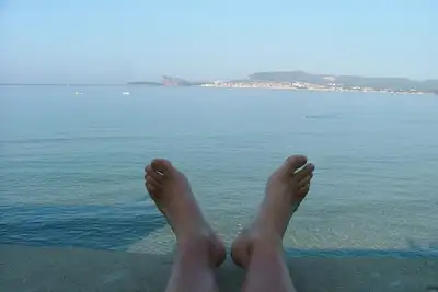 Image de Maison pieds dans l 'eau dans le prolongement de la plage des Lecques.