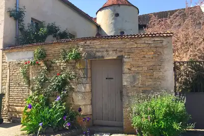 Image de location gites 23 personnes bourgogne noyers-sur-serein