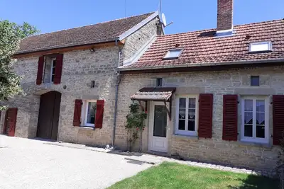 Image de Maison tout confort à la campagne proche de Chablis et de la Champagne