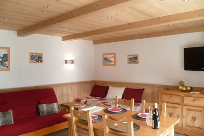 Image de Gîte Le Grand Bornand, en rez de jardin d'un chalet individuel face aux Aravis