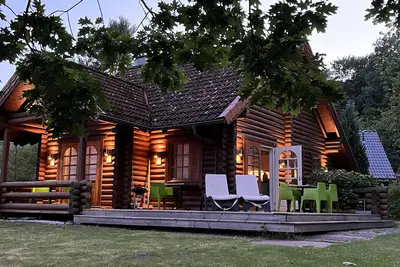 Image de Maison en rondins avec WiFi: RÊVEZ Idylle Directement Sur Le Lac \"
