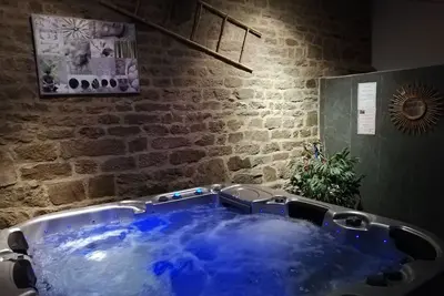 Image de Gite avec Spa (jacuzzi) Morbihan à 30 mn de la mer